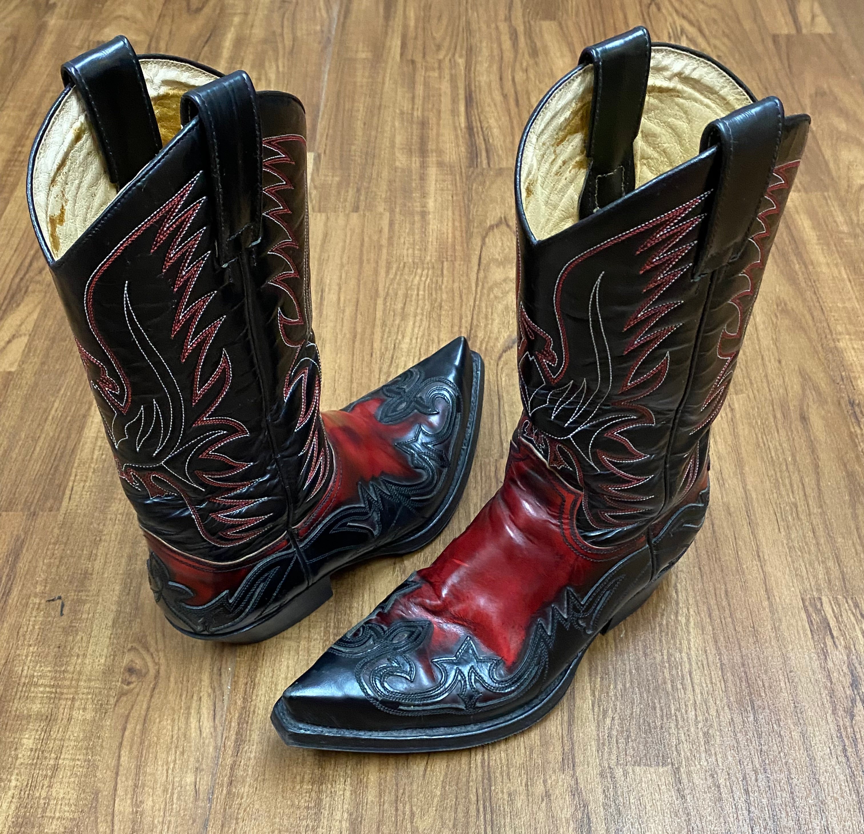 Cowboyboots, Stiefel in schwarz/rot, Marke Sendra