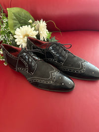 Schwarze Brogue-Oxfords Gr. 41