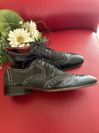 Schwarze Brogue-Oxfords Gr. 41