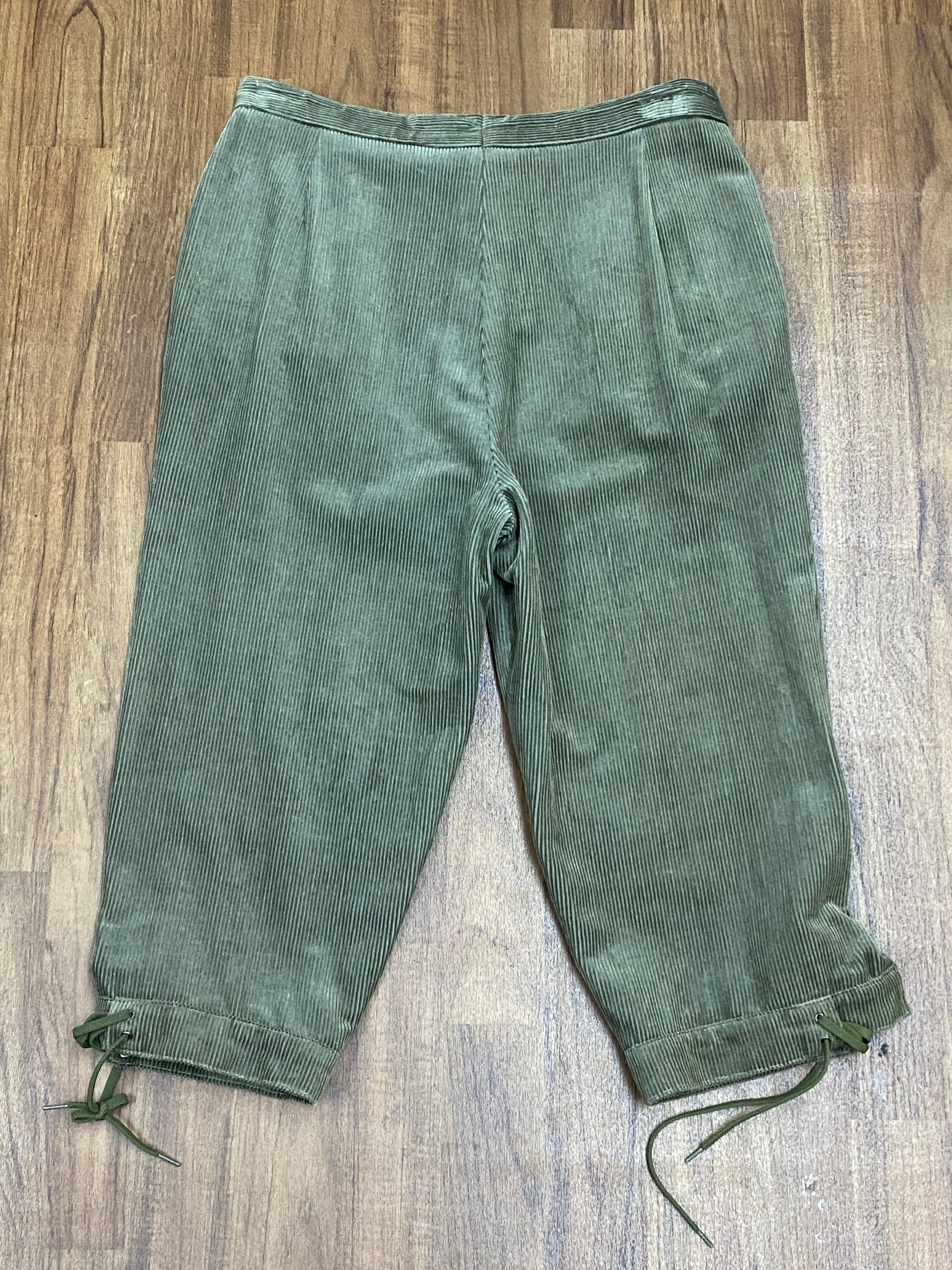 Grüne Vintage Trachtenhose, Kniebund Cordhose Bundweite 86 cm Unisex Gr.44