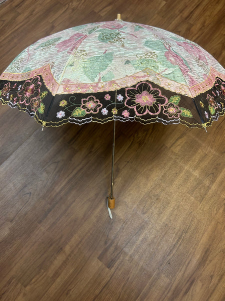 „Vintage Schirm mit Holzgriff und floraler Verzierung, 1990er Jahre Design“