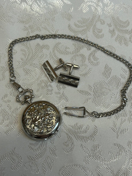 „Silberne Taschenuhr mit Ornament-Design und Kette – Trend Design Quarz“