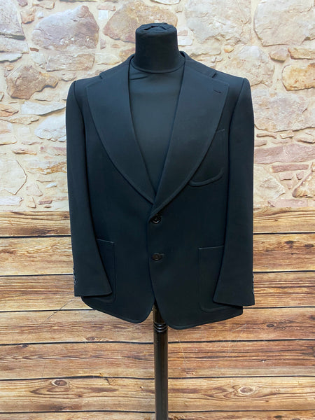 „Vintage Sakko 1970er in Schwarz mit breitem Revers, Schurwollmix, Gr. ca. 56 – klassischer Retro-Herrenblazer“