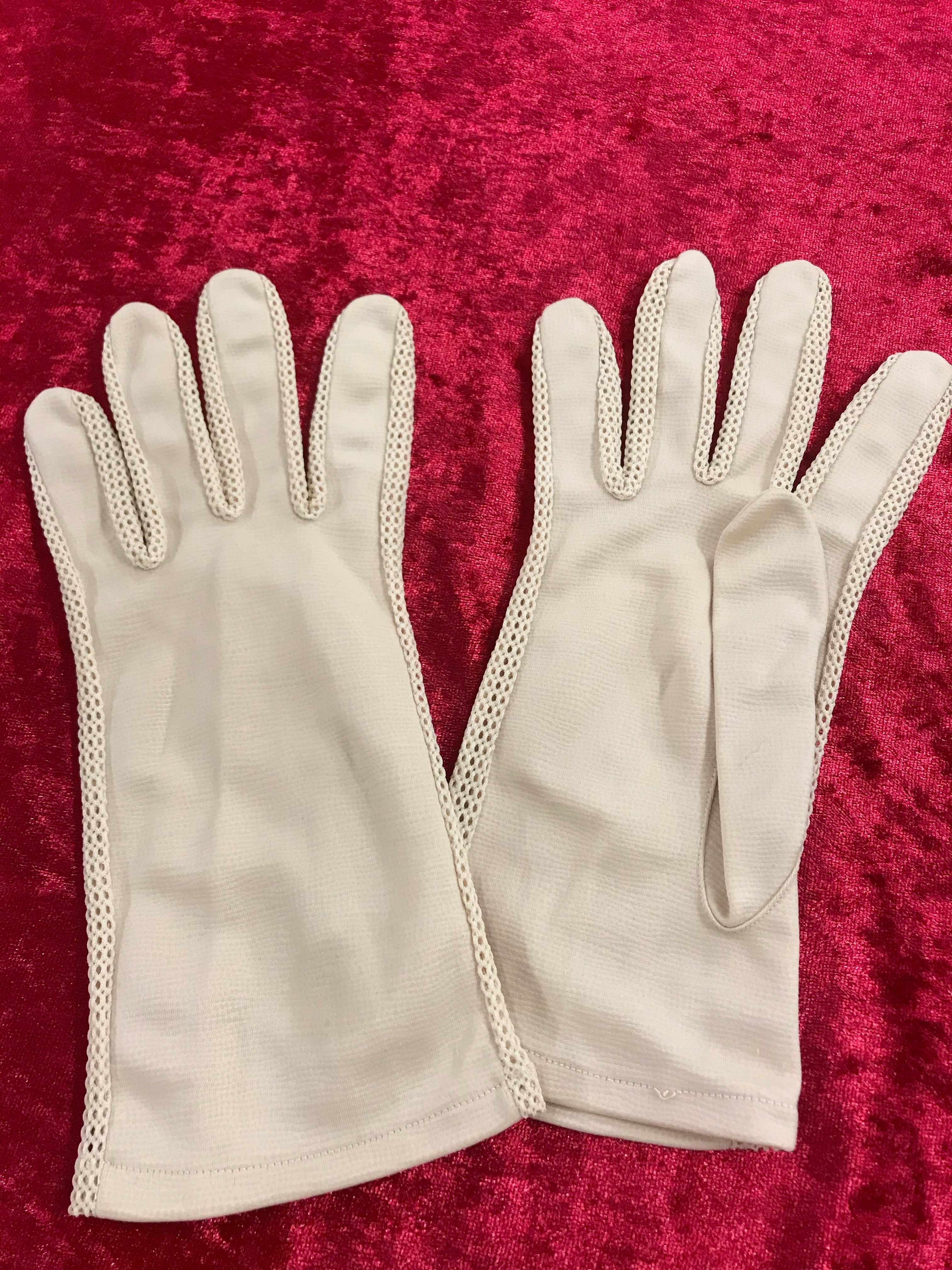 Vintage Handschuhe Damen L Beige, Nylon, mit Spitzen Details – Glad Rags Kostümverkauf