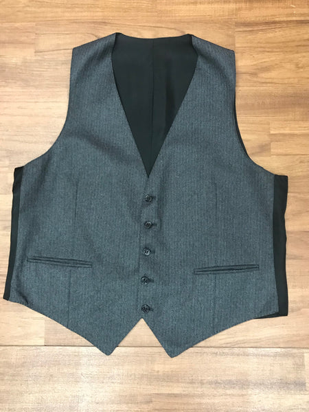 Vintage Herren-Weste in Größe 50, anthrazit mit feinem Streifenmuster, verstellbare Rückseite, spitzer Saum, klassisch elegant