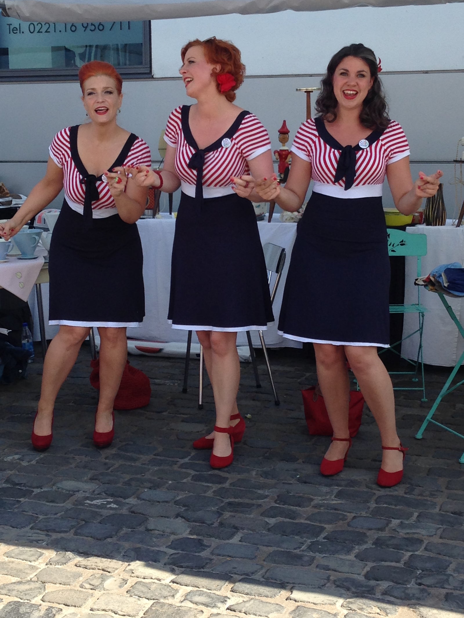 „3 Damen im 50s Style – Rockabilly Mode Second Hand“