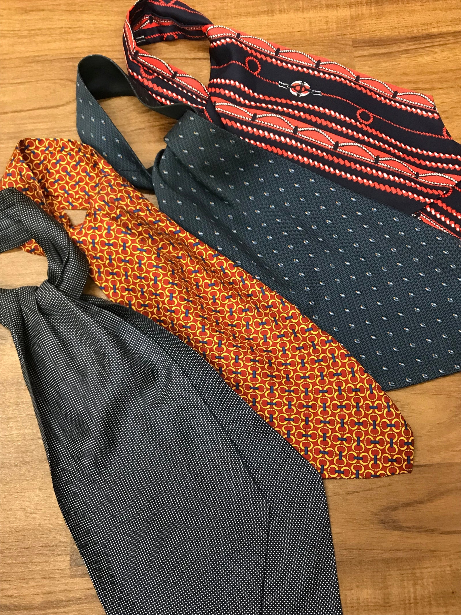 Krawattenschal, Ascot, Plastron