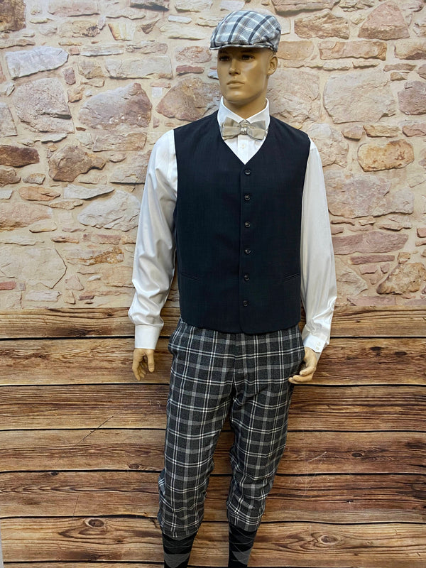 20er Jahre Herren Knickerbocker Outfit grau kariert mit Weste Schiebermütze Fliege Größe 54 56