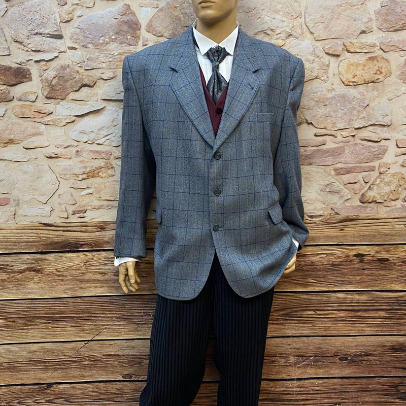 20er Jahre Herren Outfit Gr. 62 mit kariertem Sakko, bordeauxfarbener Weste und echter Vintage Stresemannhose