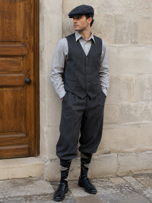 20er Jahre Herren Outfit graue Knickerbocker Weste Schiebermütze