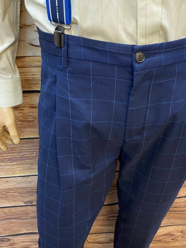 20er Jahre Herren Outfit blau mit Hosenträgern und Schiebermütze, Ansicht 3
