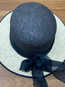Hochwertiges Kleid im 20er Jahre Stil, Hut, Handschuhe und Perlenkette Gr.40