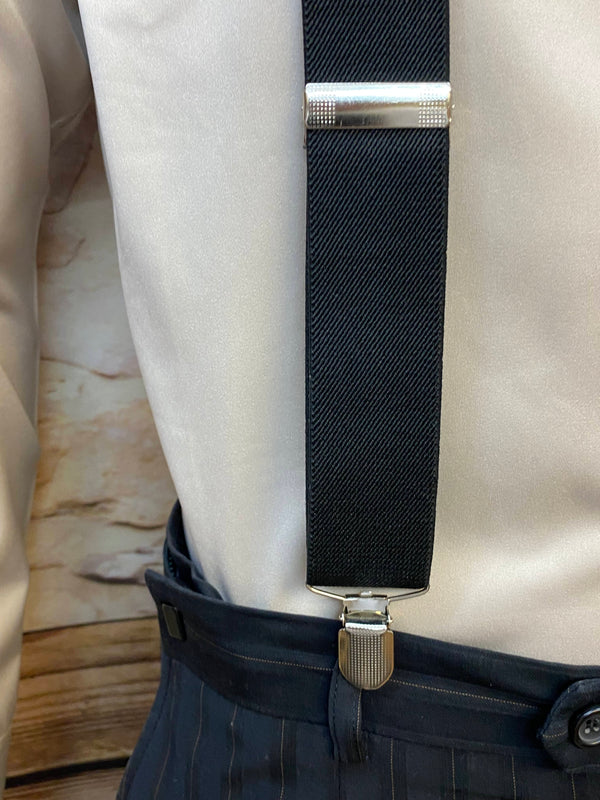 20er Jahre Herren Outfit Gr. 54 mit Hemd, Hosenträgern, Nadelstreifenhose und karierter Schiebermütze, Ansicht 3