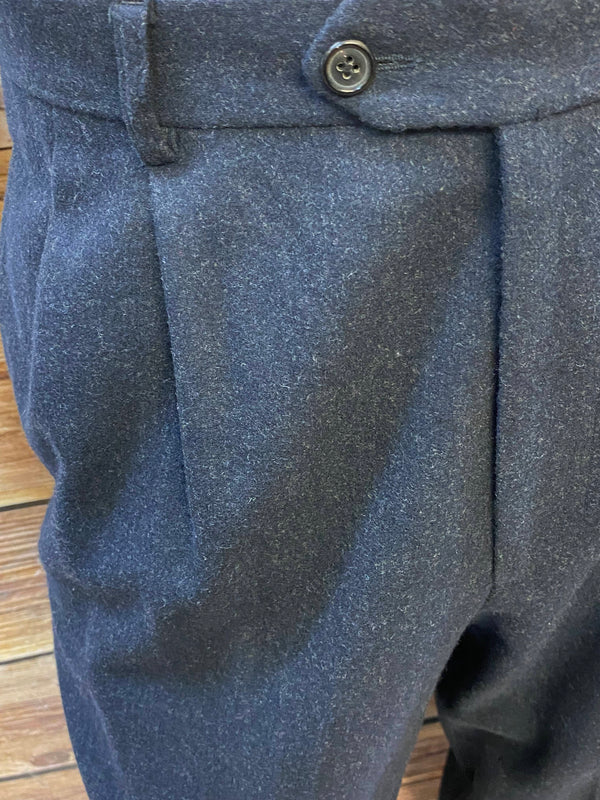 Dunkelblaue Hose für ein klassisches 20er Jahre Herren Outfit