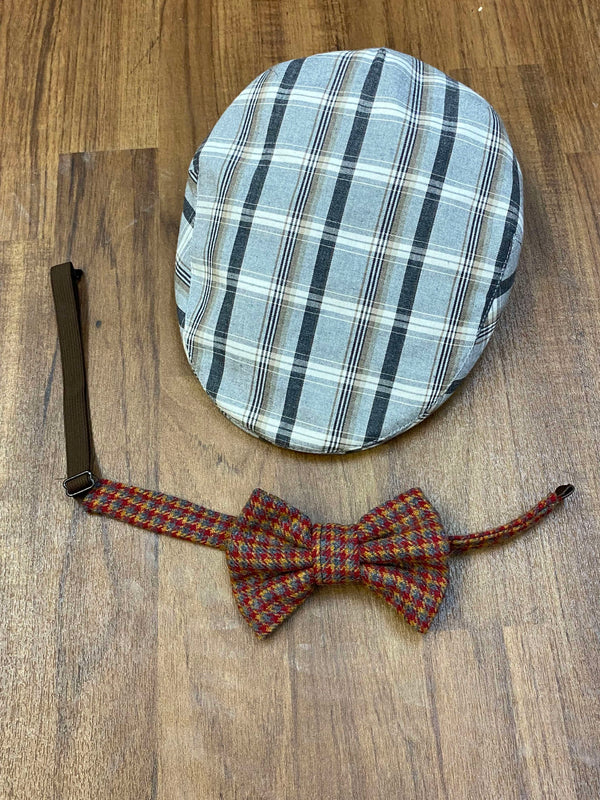 Schiebermütze, handgemachte Fliege und neue Socken für Vintage Herren Outfit Gr. 58