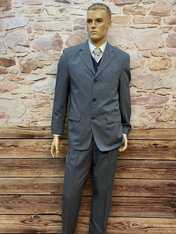 „Vintage Herrenanzug grau mit Weste und Krawatte 20er Jahre Stil“