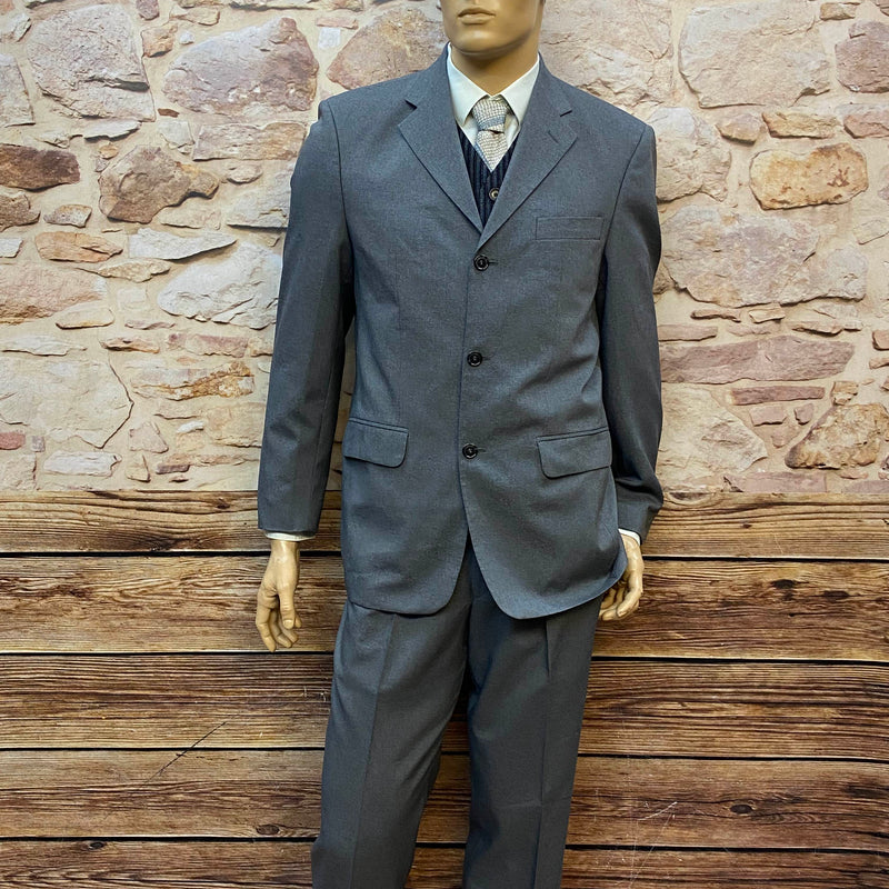 „Vintage Herrenanzug grau mit Weste und Krawatte 20er Jahre Stil“
