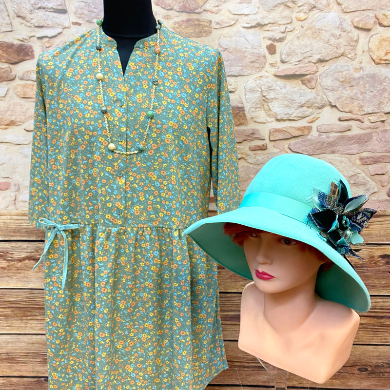 Vintage 20er Jahre Tageskleid mit Hut & Kette