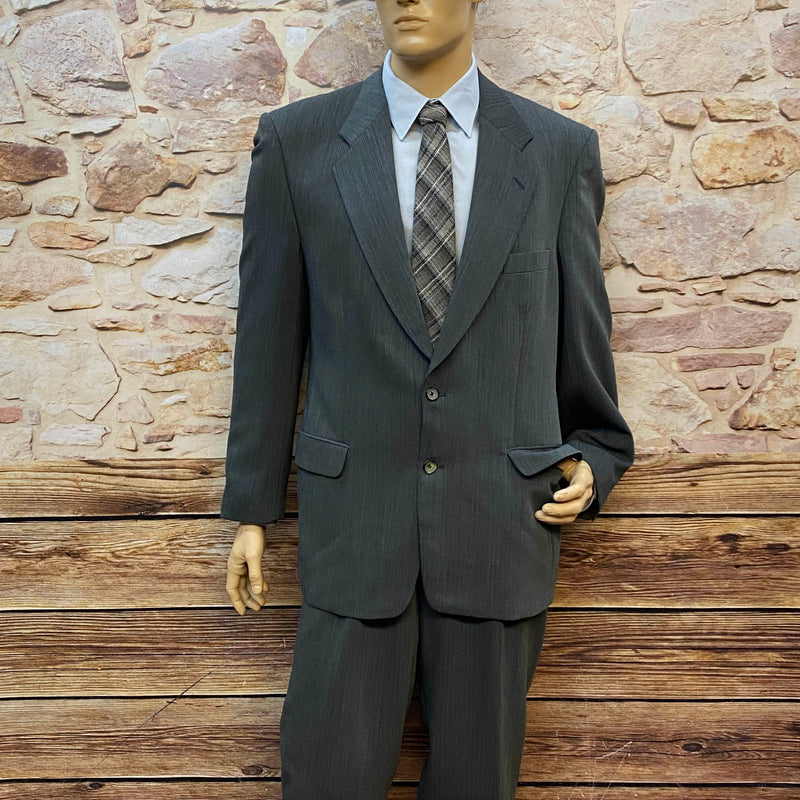 „20er Jahre Herren Outfit Gr. 54 in Dunkelgrau mit Schiebermütze, Sakko, Krawatte und Knickerbocker“