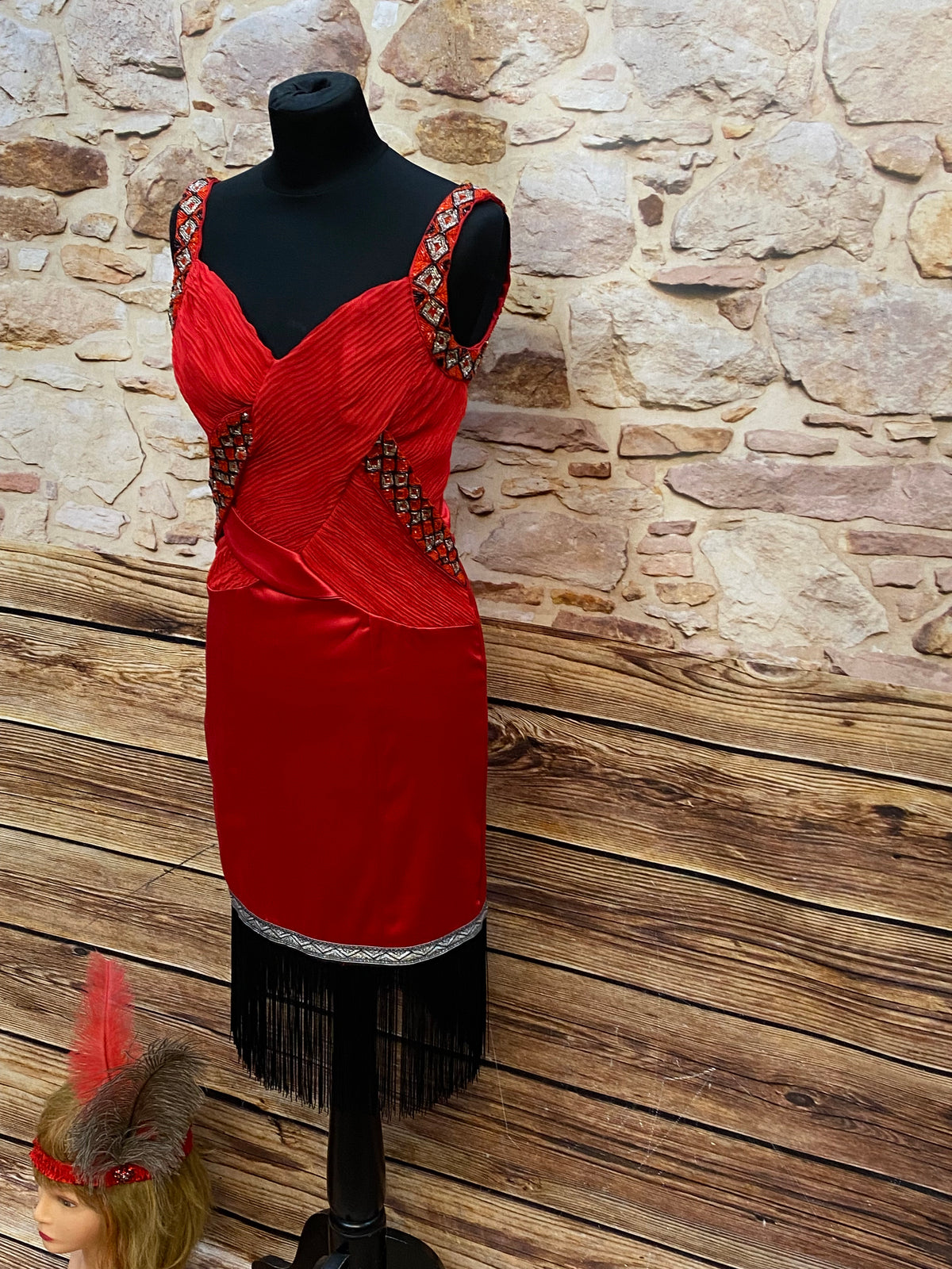 Robe Charleston rouge de haute qualité style années 1920 avec franges taille 36 