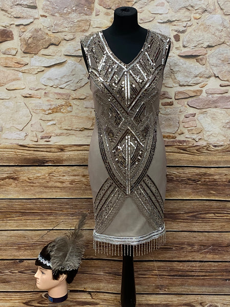 Hochwertiges 3teilige Charlestonkleid im 20er Jahre Stil, gold, silber, beige, inklusive Kopfschmuck und Handschuhe Gr.36
