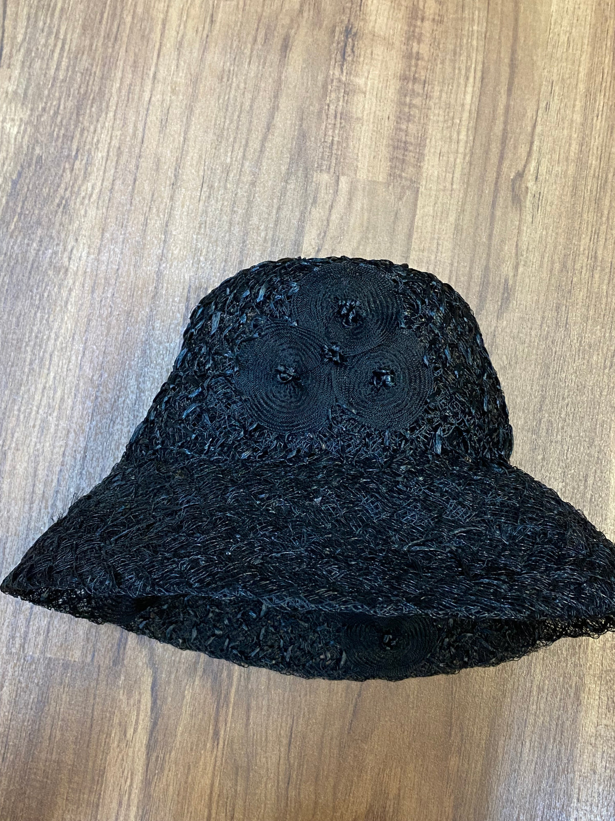 Chapeau cloche vintage noir à bord roulé des années 1920, taille 57