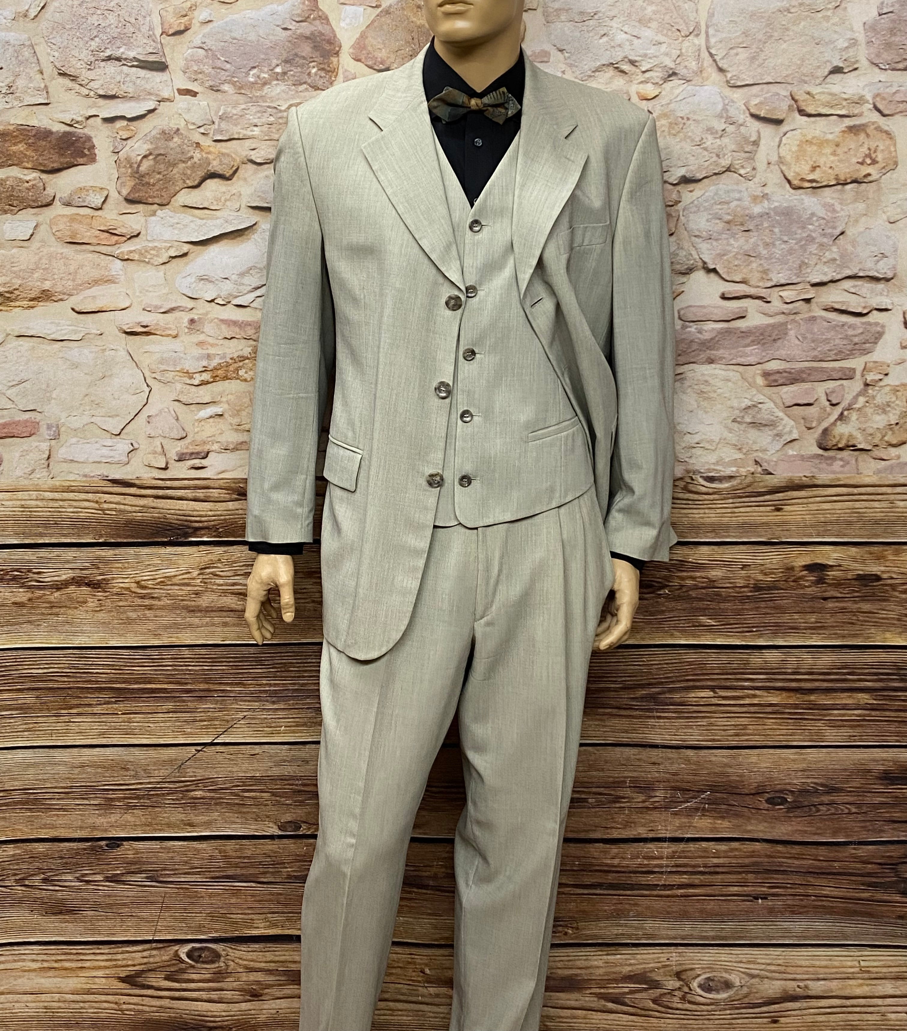 Babylon Berlin Outfit im 20er Jahre Stil, Anzug 3teiler