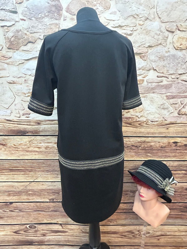 20er-Jahre Komplett-Outfit – Kleid Gr. 36