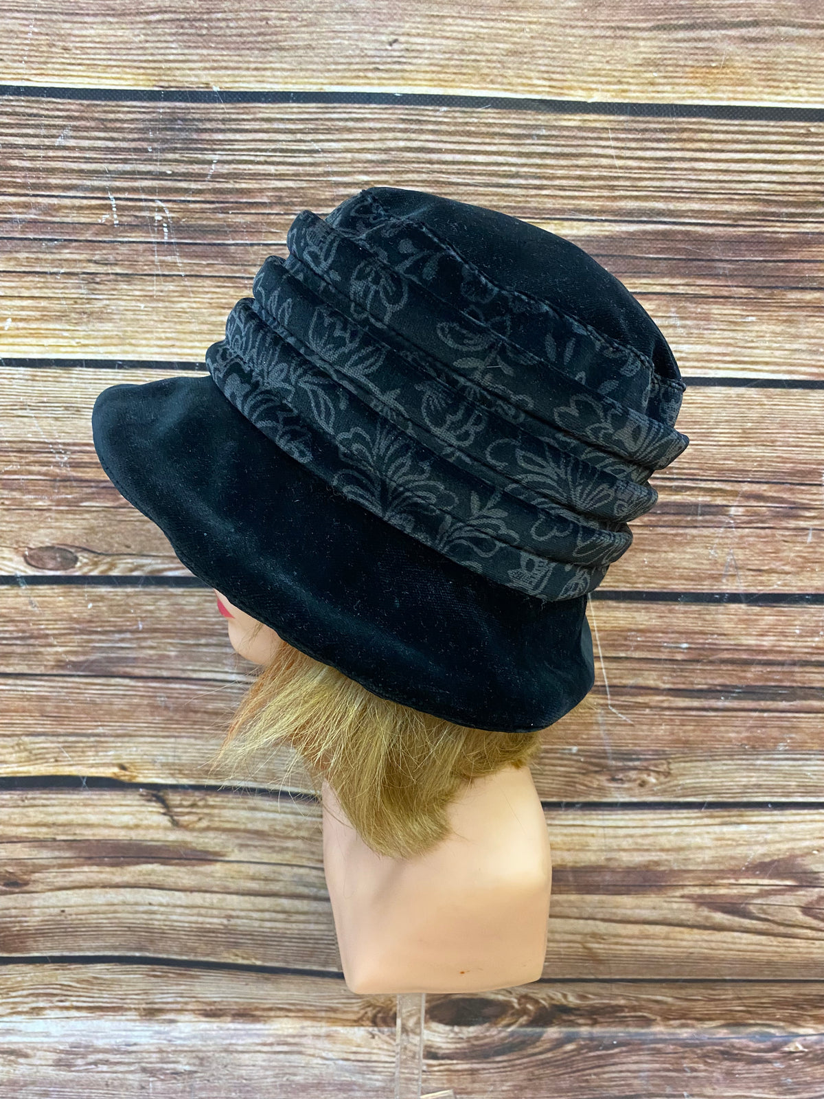 Chapeau de laine noir chapeau de pot chapeau cloche dans le style des années 1920, taille 57