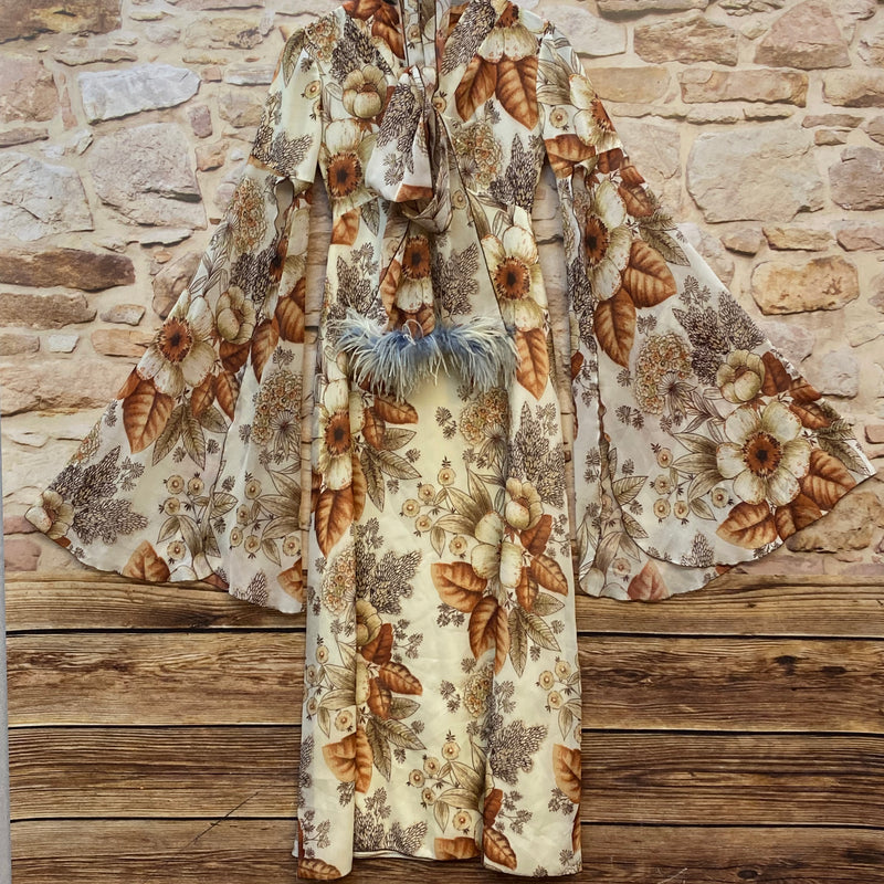 „1970er Vintage Maxikleid braun mit Blumenmuster und Fledermausärmeln“
