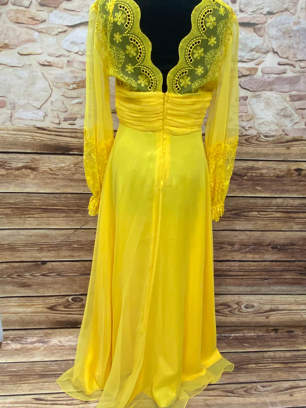 Original 70er Jahre Hippie Maxikleid Gr.36 in knalligem Gelb unikat