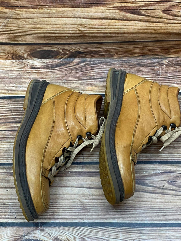 Vintage Trachtenschnürstiefel von LOWA, Größe 42