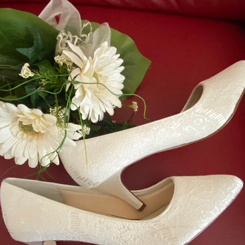 Brautschuh in der Farbe Ivory Gr.43