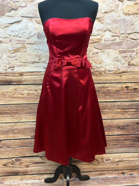 Cocktailkleid in Rot mit Schleife – von Lissa, Gr. 36 (ungetragen)