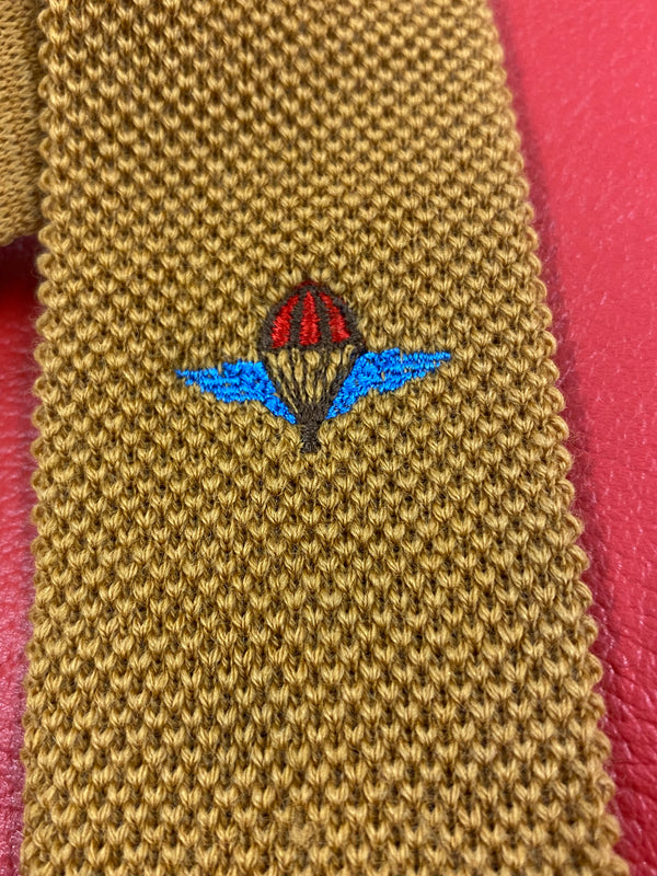 Schmale Vintage Strickkrawatte aus reiner Wolle in Senfgelb