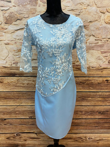 „Vintage Abendkleid hellblau Stickerei floral Gr L Vorderansicht“