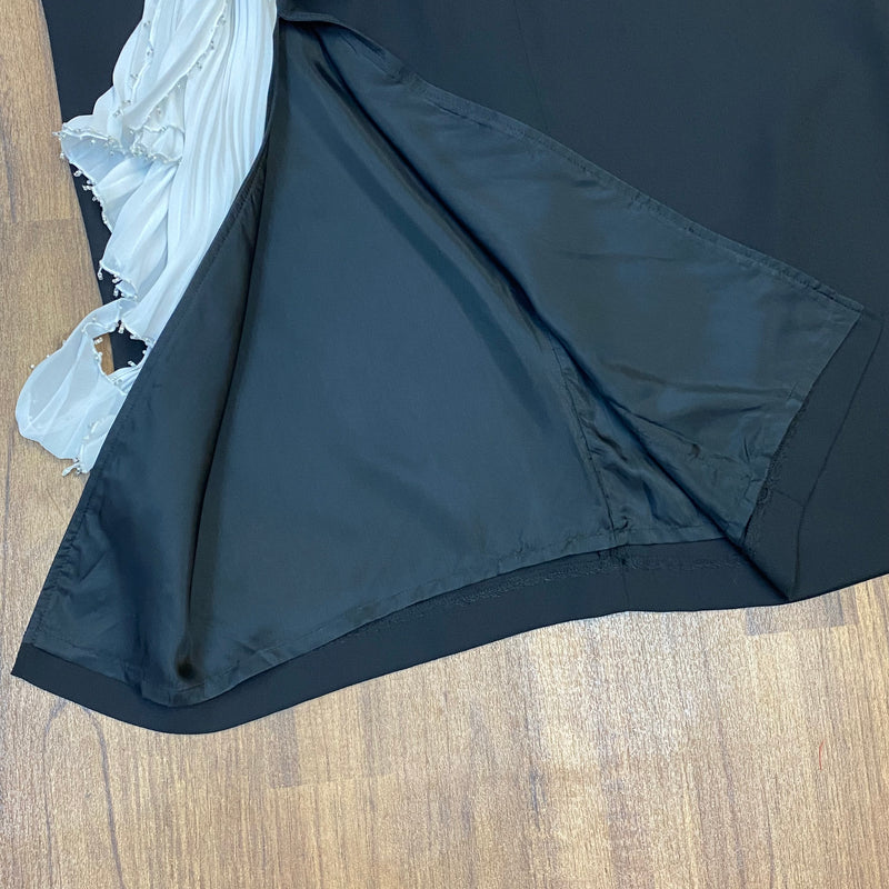 Abendkleid Secondhand schwarz mit weißen Verzierungen Gr.42