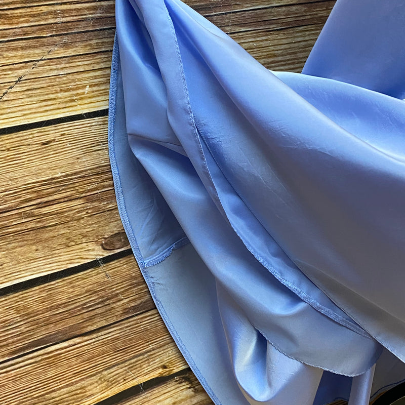 Abendkleid in Lavendel – Perfekt für kreative Fotoshootings Gr.40