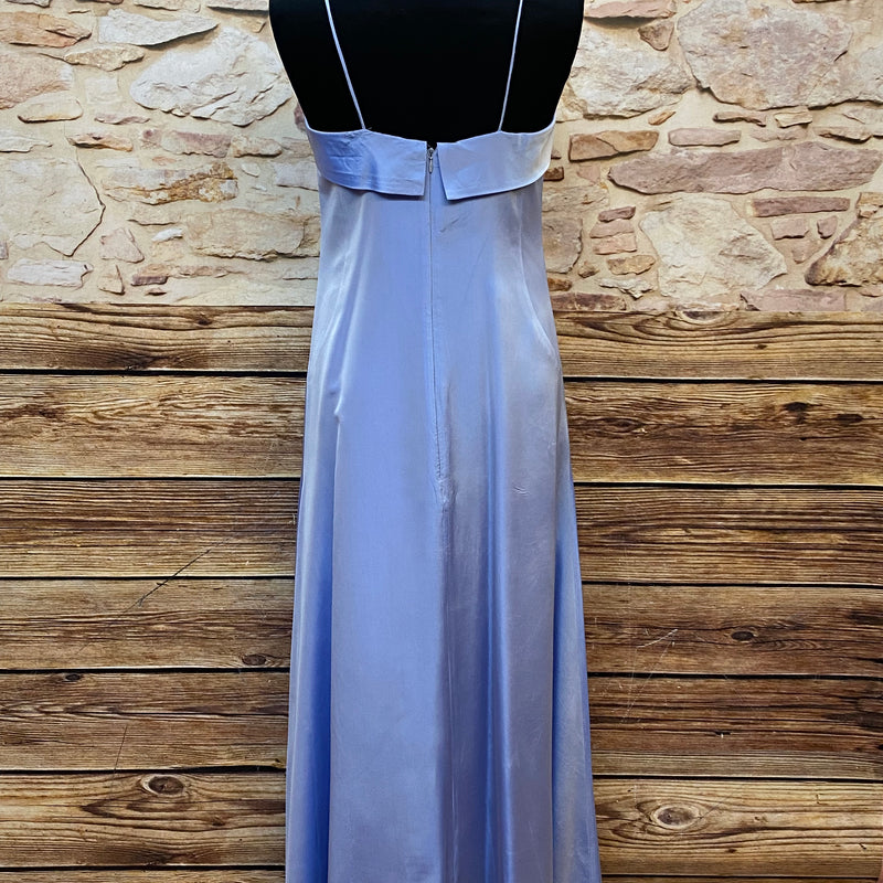 Abendkleid in Lavendel – Perfekt für kreative Fotoshootings Gr.40