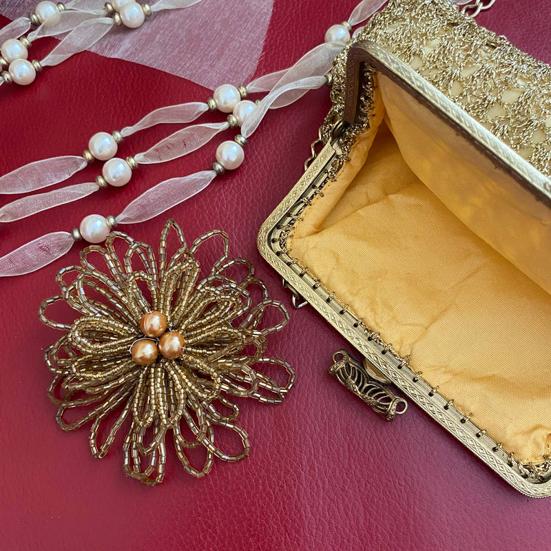Filigraner Haarschmuck in gold 20er Jahre. Stil
