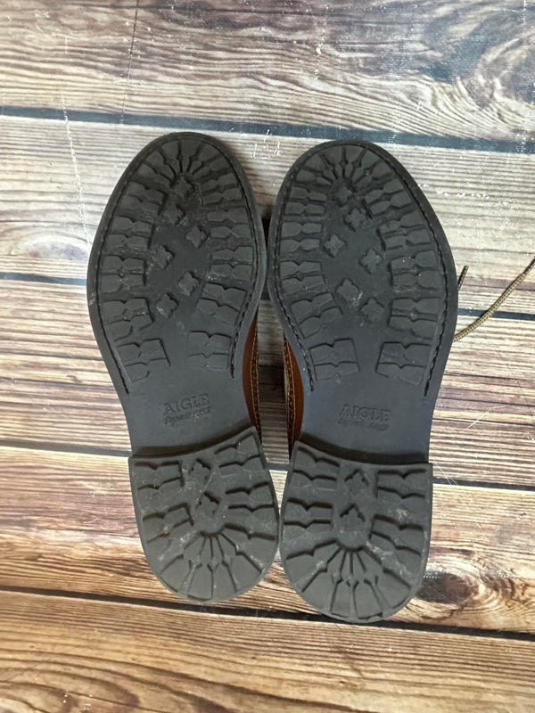 „Laufsohlen der Aigle Vintage-Boots mit griffigem Profil, sehr guter Zustand“