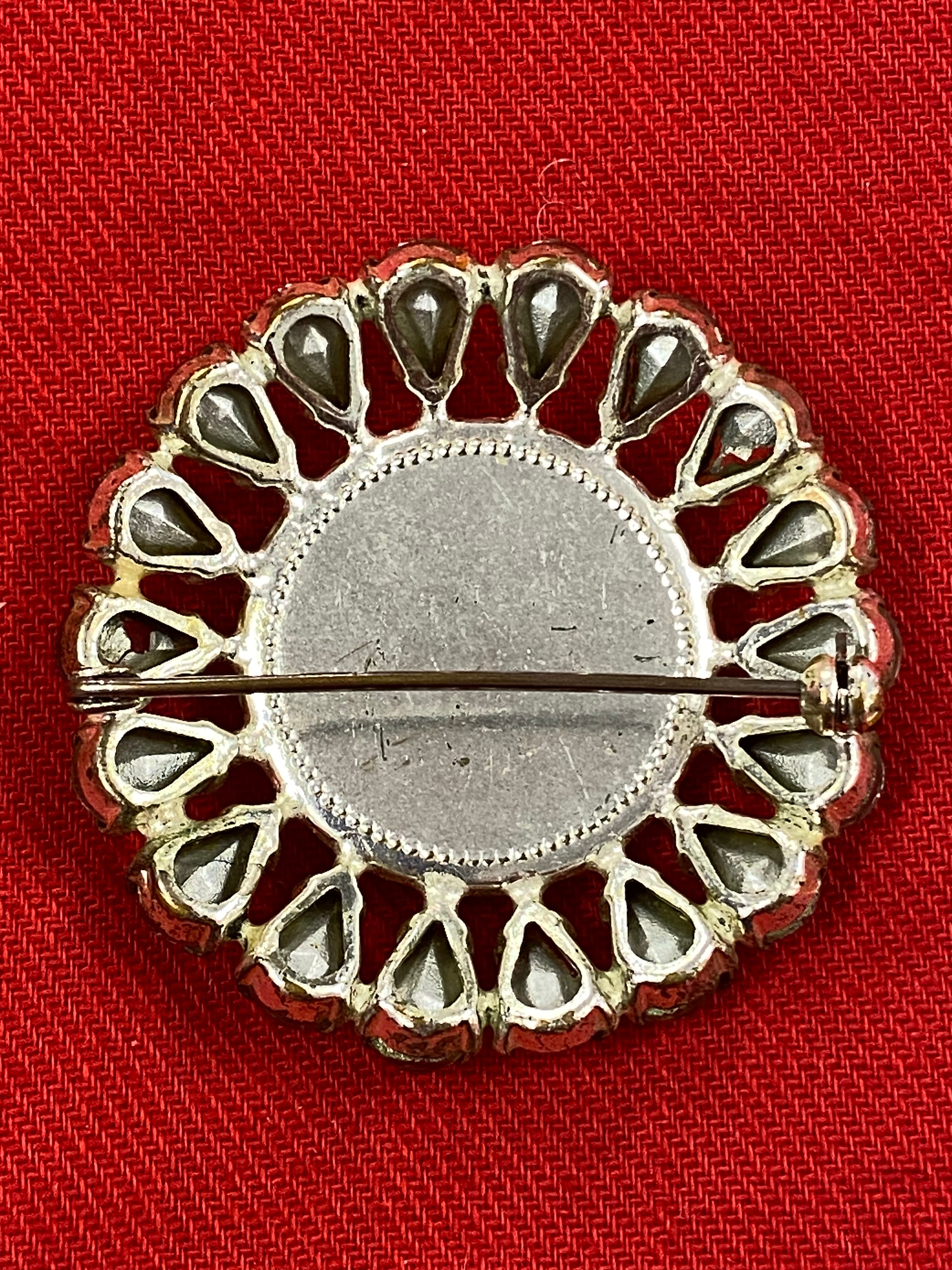 Vintage Brosche, rund, Schmuck mit großem runden Stein und kleine Glitzersteine