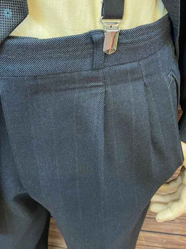 Vintage Nadelstreifen-Anzug – Babylon Berlin Stil, Gr. 50