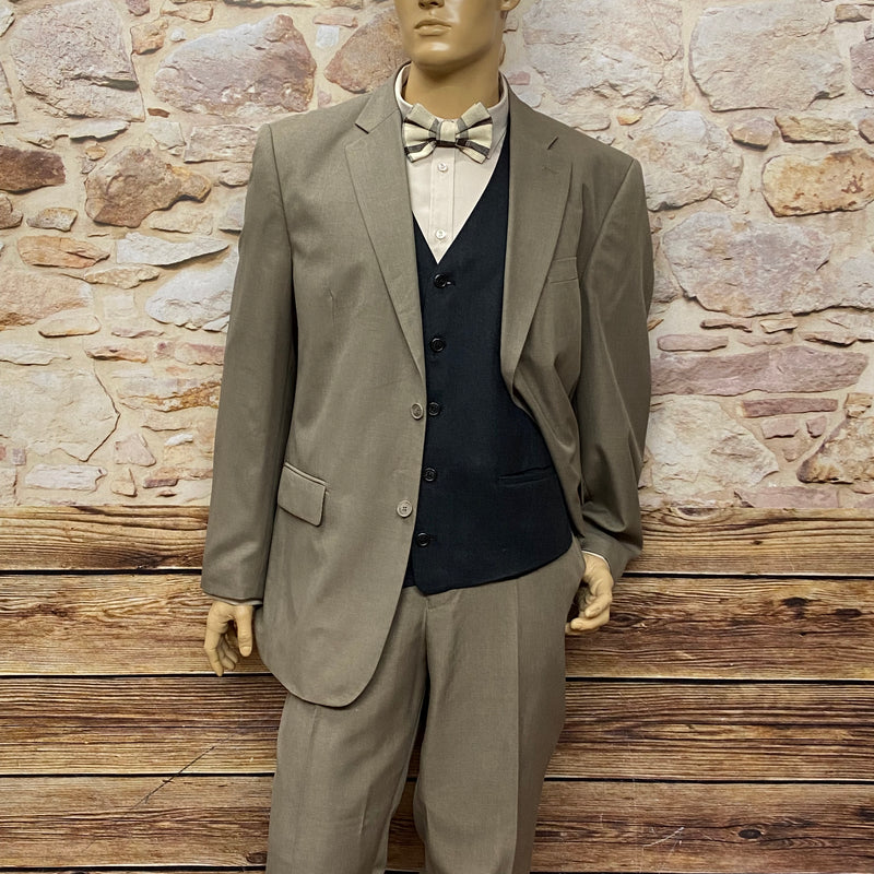 Babylon Berlin Outfit Herren 20er Jahre Stil Anzug mit Knickerbocker Gr.58 in beige, Sakko, Hose, Weste, Hemd, Fliege und Schiebermütze