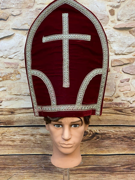 Handgefertigte Bischofsmitra in Bordeauxrot mit silberfarbener Borte und Kreuz