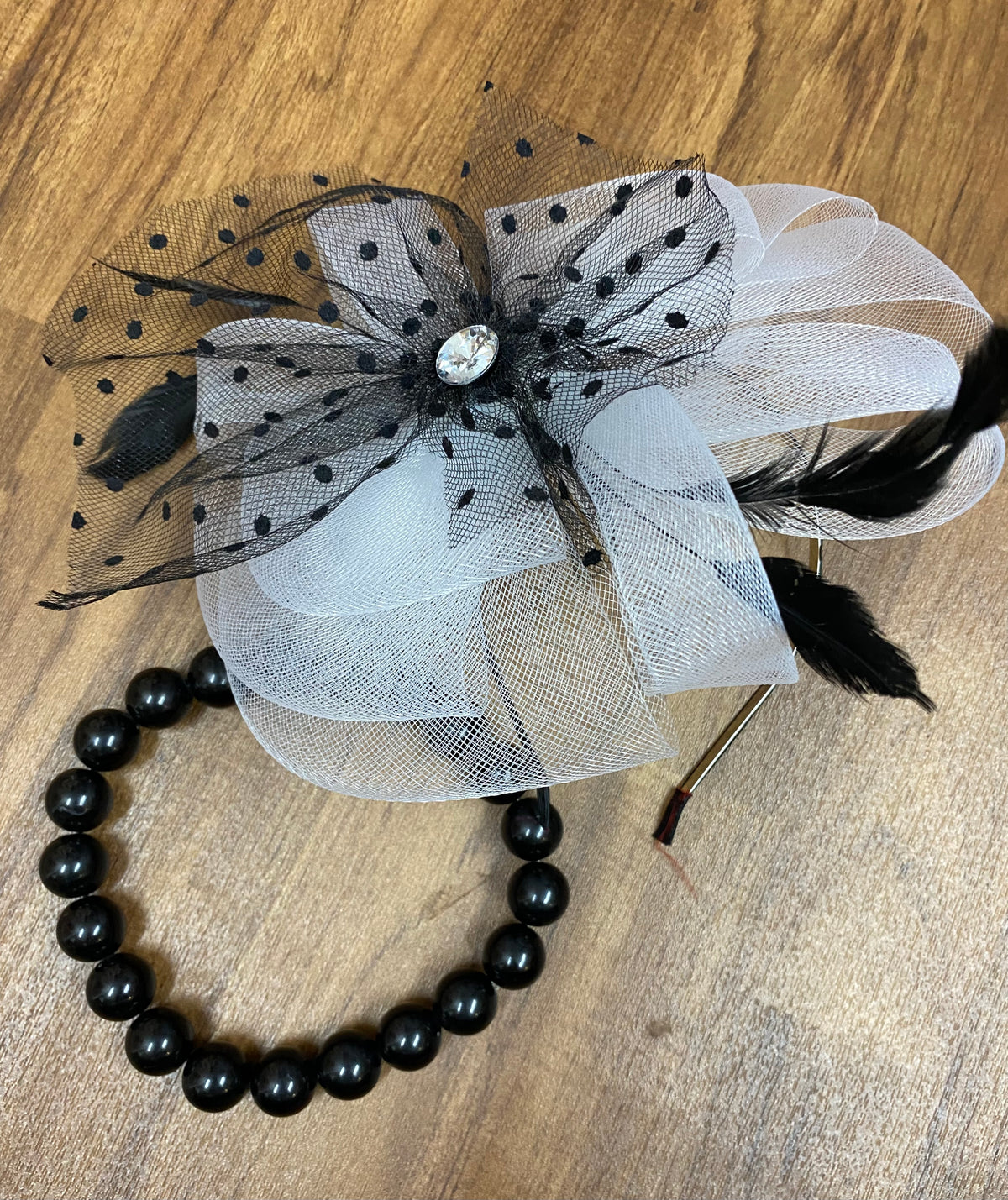 Accessoires noirs et blancs pour femmes, fascinateur et collier de perles