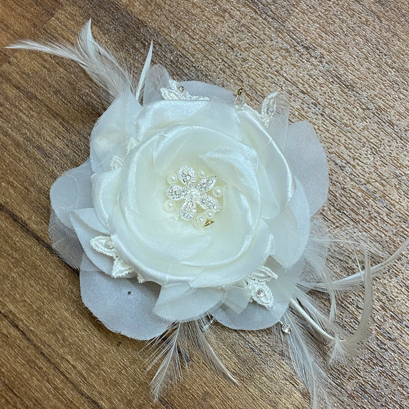Brautgürtel mit Haarschmuck als Set für die Braut