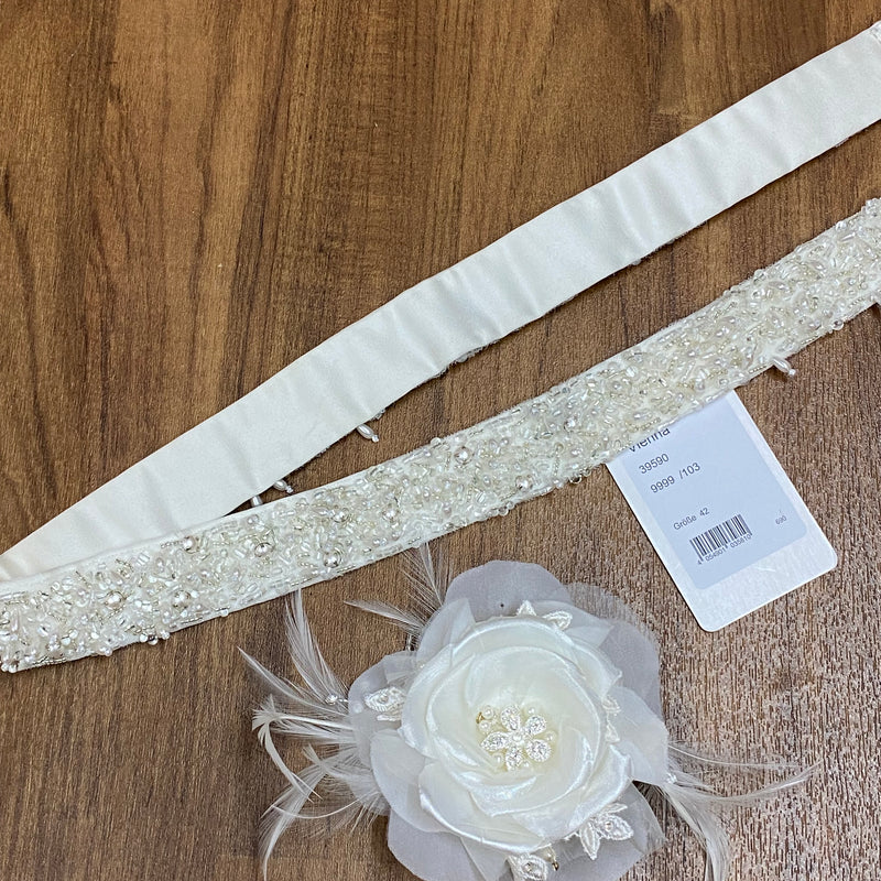 Brautgürtel mit Haarschmuck als Set für die Braut