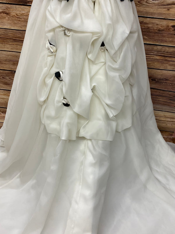 Steampunk-Brautkleid ivory/schwarz – Gr. 38