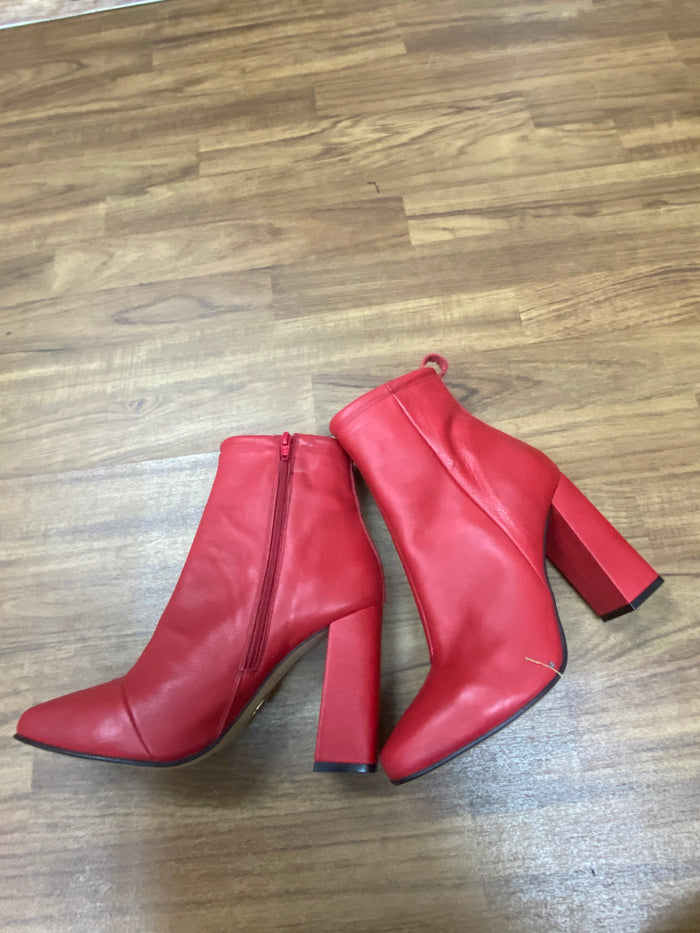 Rote Damen Halbstiefel mit Blockabsatz von Buffalo Gr.41